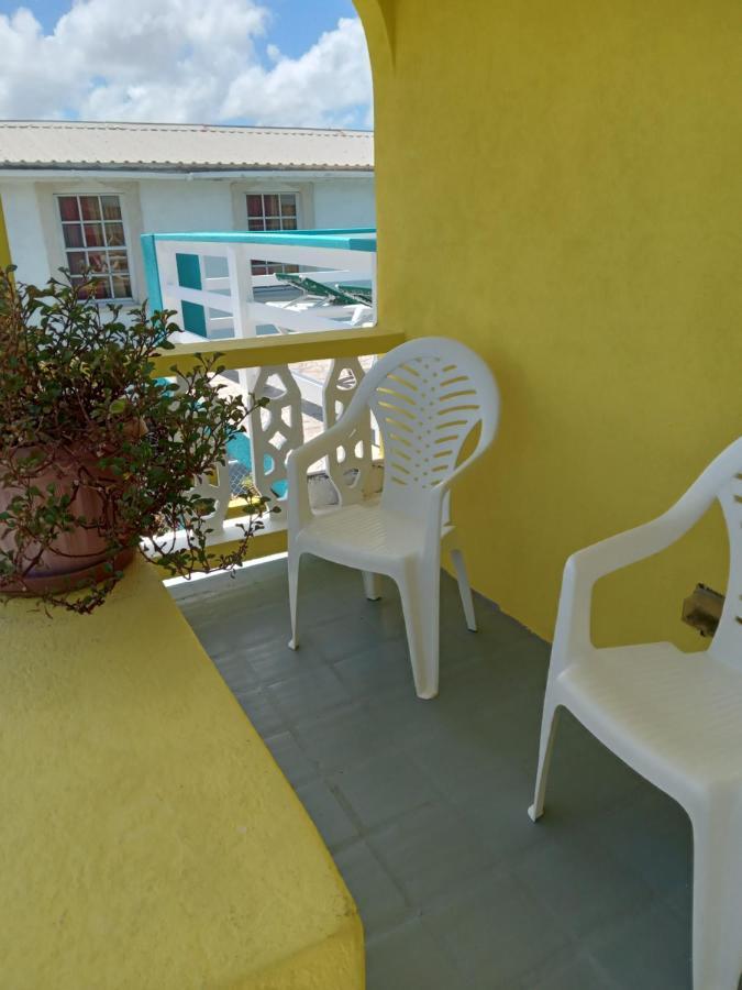 Michand Guest Apartments- Cozy One Or Two Bedroom- 5 Walk Minutes From Airport 10 Mins Drive To Oistins Or Beach クライストチャーチ エクステリア 写真